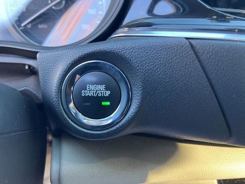 Used 2020 Buick Regal Essence image 17
