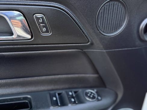 Used 2016 Ford Mustang Premium image 44