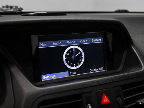 Used 2010 Mercedes-Benz E 550 Coupe image 41