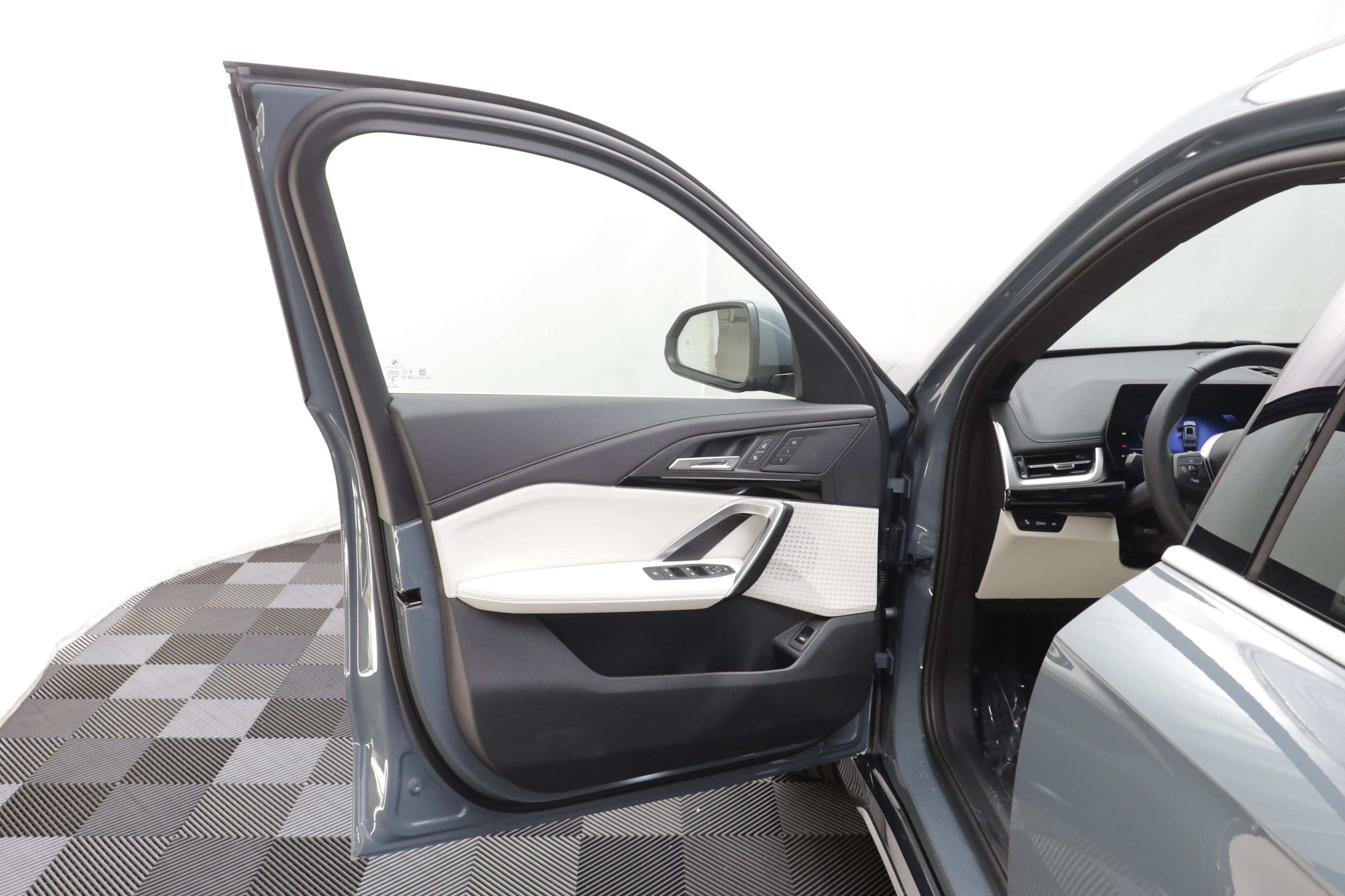 New 2027 BMW X1 xDrive28i AWD/4WD image 6