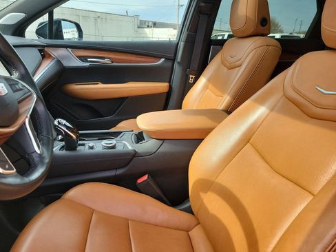 Used 2023 Cadillac XT5 Premium Luxury image 17