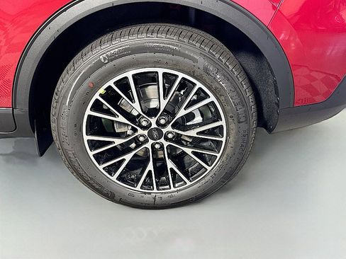 New 2025 Ford Escape PHEV FWD w/ PHEV Premium Package image 31