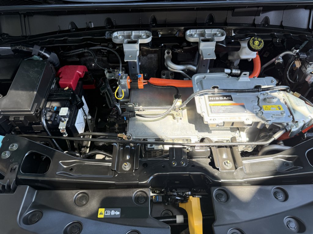 Used 2026 Nissan Leaf Platinum+ FWD image 41