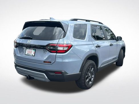 Used 2025 Honda Pilot TrailSport image 7