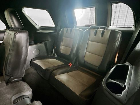 Used 2017 Ford Explorer XLT w/ Equipment Group 202A image 30