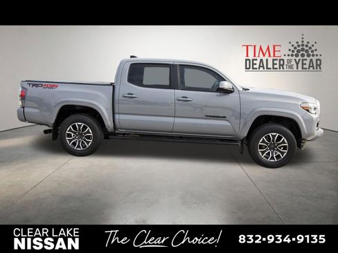 Used 2020 Toyota Tacoma TRD Sport w/ TRD Premium Sport Package AWD/4WD image 8