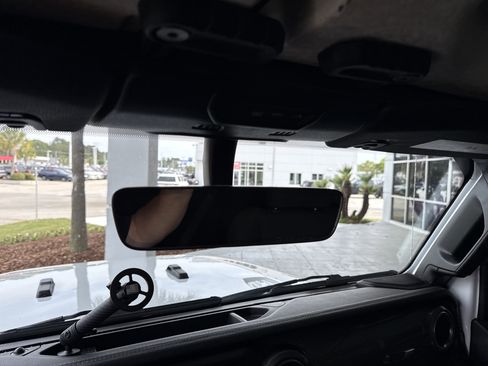 Used 2023 Jeep Gladiator Overland image 32