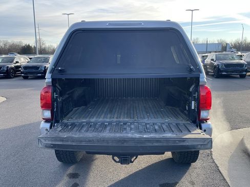 Used 2017 Toyota Tacoma SR image 28