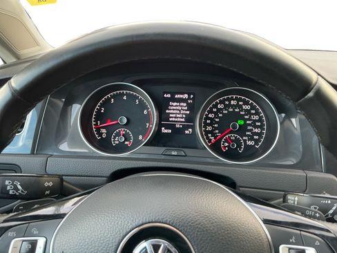 Used 2019 Volkswagen Golf SE w/ Driver Assistance Package image 12