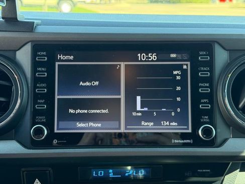 Used 2022 Toyota Tacoma TRD Off-Road w/ Technology Package image 15