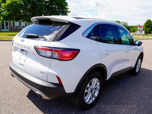 Used 2022 Ford Escape SE AWD/4WD image 3