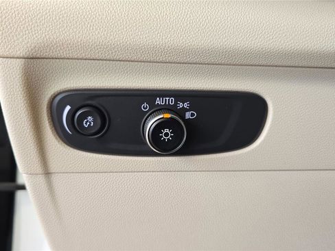 Used 2022 Buick Envision Essence w/ Safety Package image 23