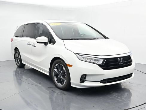 Used 2023 Honda Odyssey Elite image 2
