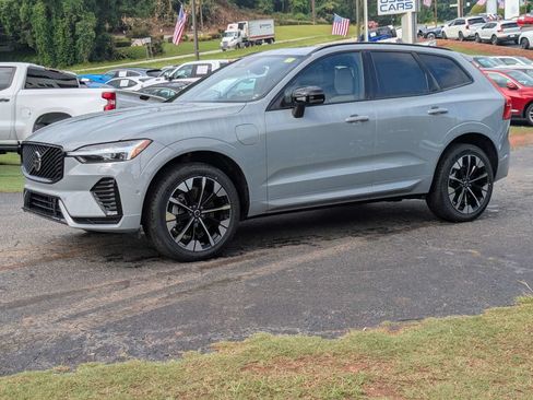 New 2026 Volvo XC60 T8 Plus w/ Climate Package PRO AWD/4WD image 2