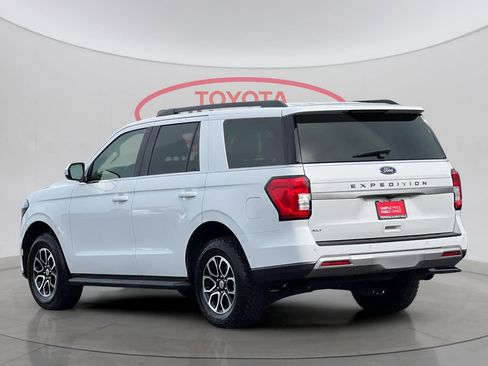 Used 2024 Ford Expedition XLT image 7