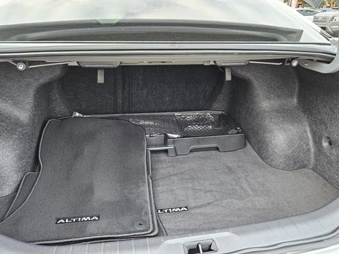 Used 2024 Nissan Altima 2.5 SV image 6