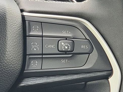 Certified 2024 Jeep Grand Cherokee Altitude AWD/4WD image 34