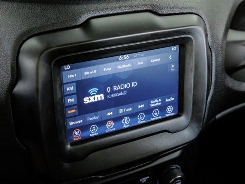 Used 2019 Jeep Renegade Latitude image 23