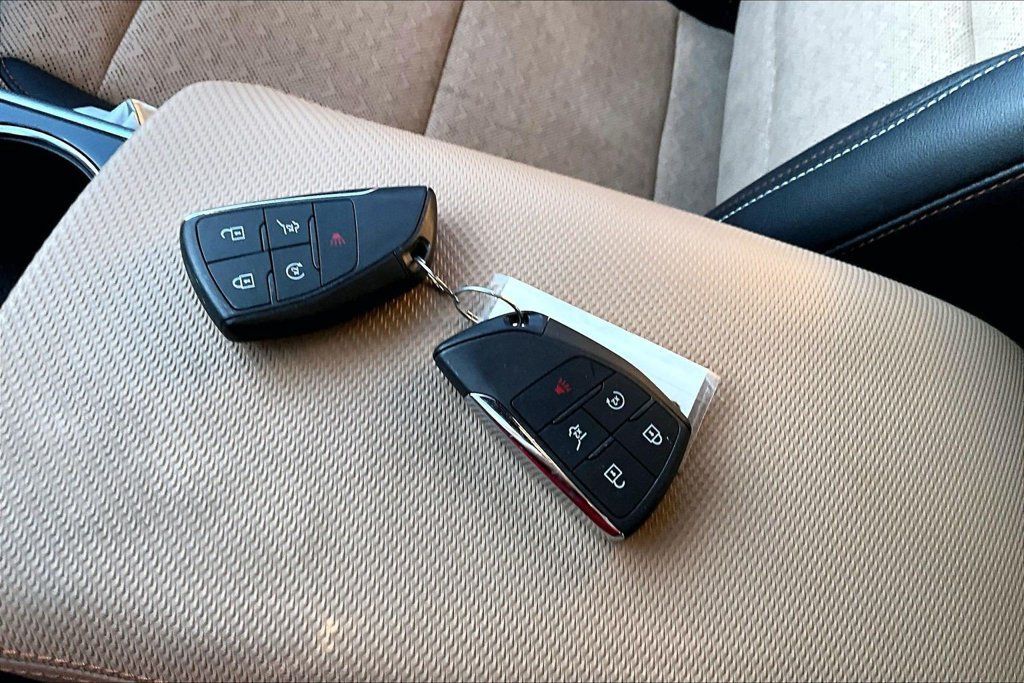 Used 2025 Chevrolet Equinox ACTIV w/ Safety and Technology Package AWD/4WD image 11