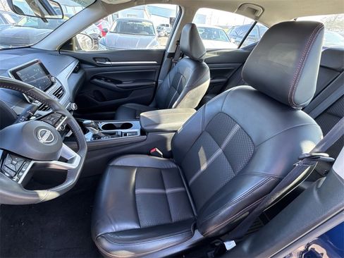 Used 2024 Nissan Altima 2.5 SR image 11