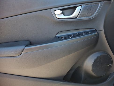 Used 2019 Hyundai Kona Limited w/ Cargo Package image 12