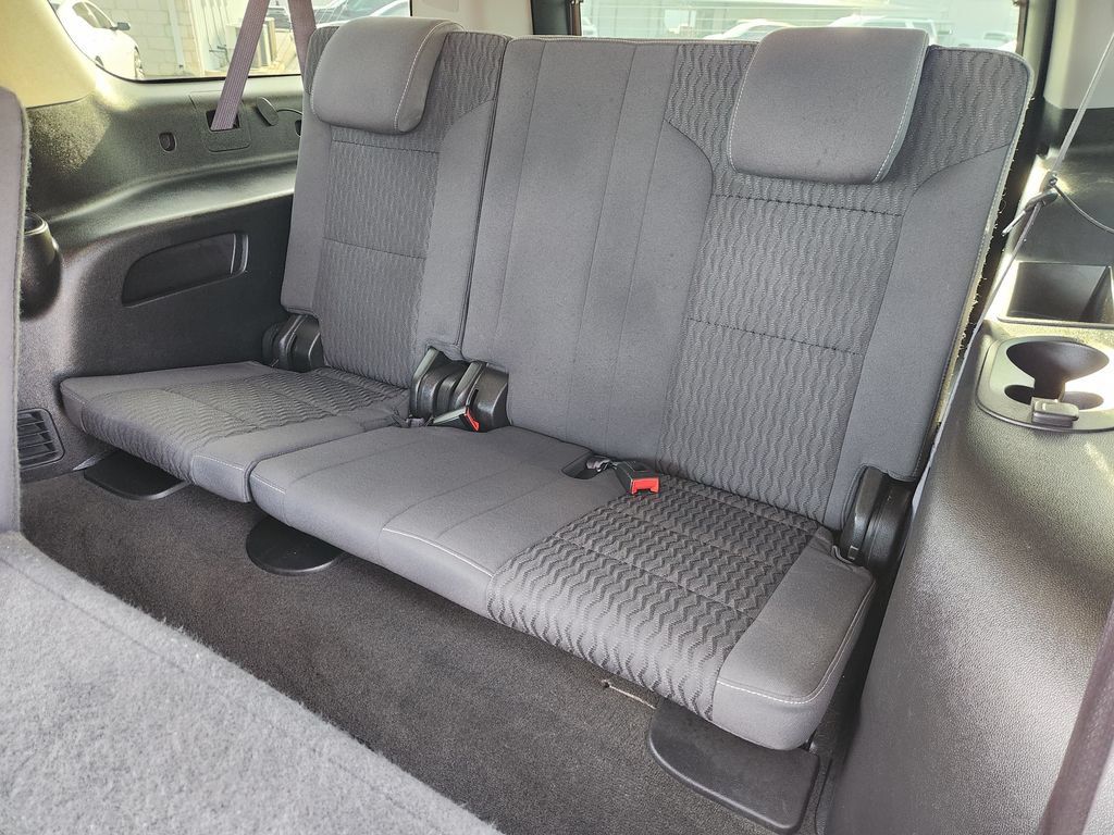 Used 2015 Chevrolet Suburban LS w/ Driver Alert Package RWD image 30