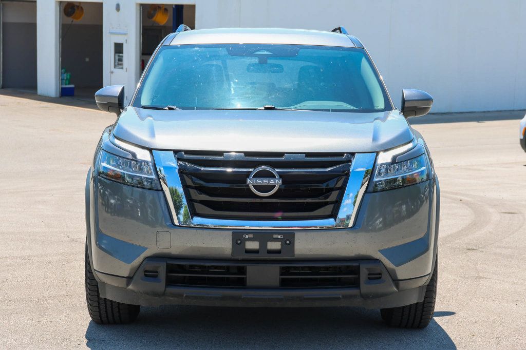 Used 2022 Nissan Pathfinder SV AWD/4WD image 2