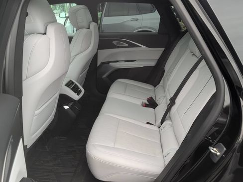 Used 2024 Cadillac Lyriq Luxury AWD/4WD image 2