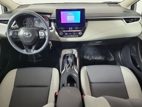 Used 2025 Toyota Corolla LE image 16