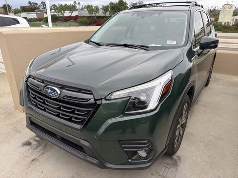 Used 2023 Subaru Forester Limited image 1
