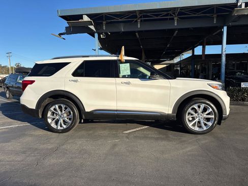 Certified 2022 Ford Explorer Platinum w/ Equipment Group 601A image 7