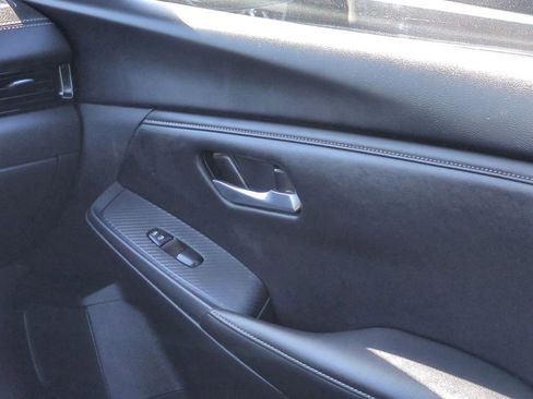 Used 2025 Nissan Sentra SV FWD image 33
