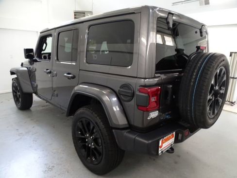 Certified 2025 Jeep Wrangler Unlimited Sahara w/ Safety Group image 19