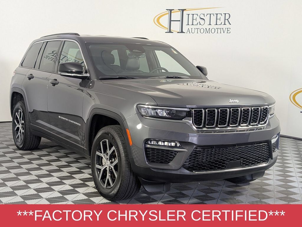 Used 2025 Jeep Grand Cherokee Limited AWD/4WD image 2