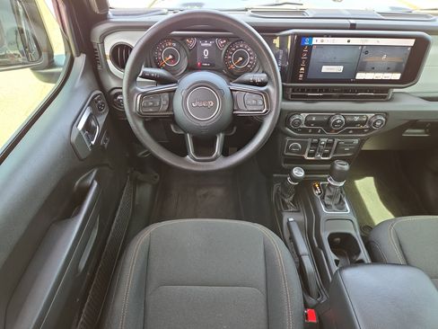 Used 2024 Jeep Gladiator Sport image 12