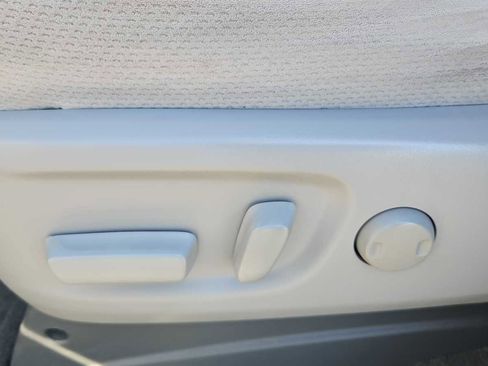 Used 2017 Toyota Sienna LE image 14