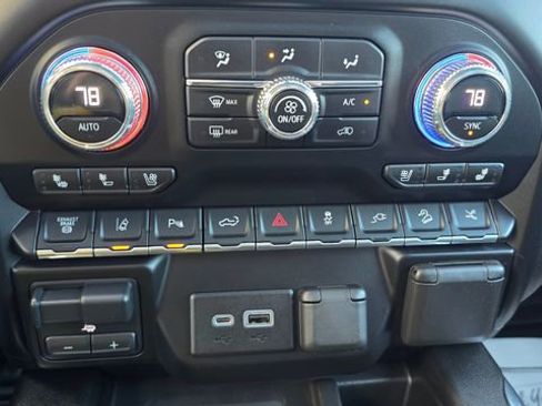 Used 2023 GMC Sierra 3500 Denali w/ Denali Black Diamond Edition image 30