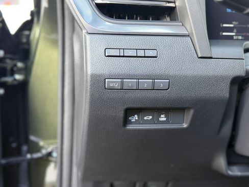 Used 2024 Lexus GX 550 w/ Accessory Package (Z1) AWD/4WD image 11