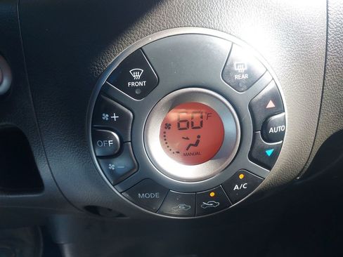 Used 2014 Nissan Cube 1.8 SL w/ Interior Designer Package FWD image 14