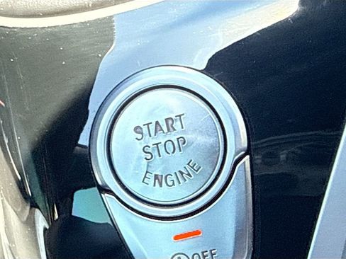 Used 2018 BMW 750i image 37