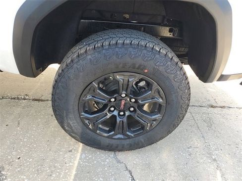 New 2025 GMC Canyon Elevation w/ Convenience Package image 6