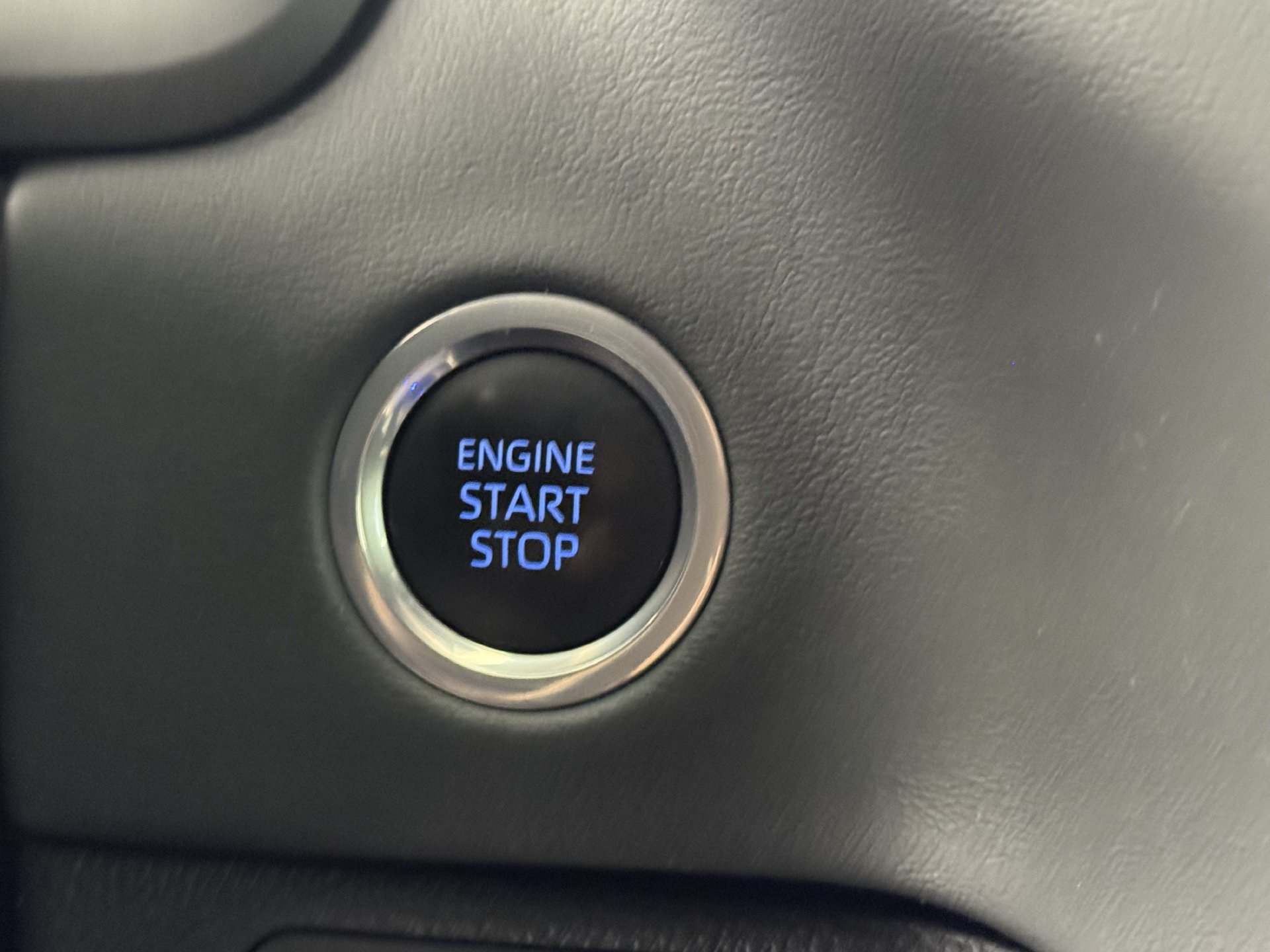 Used 2024 Toyota Tundra Platinum AWD/4WD image 30