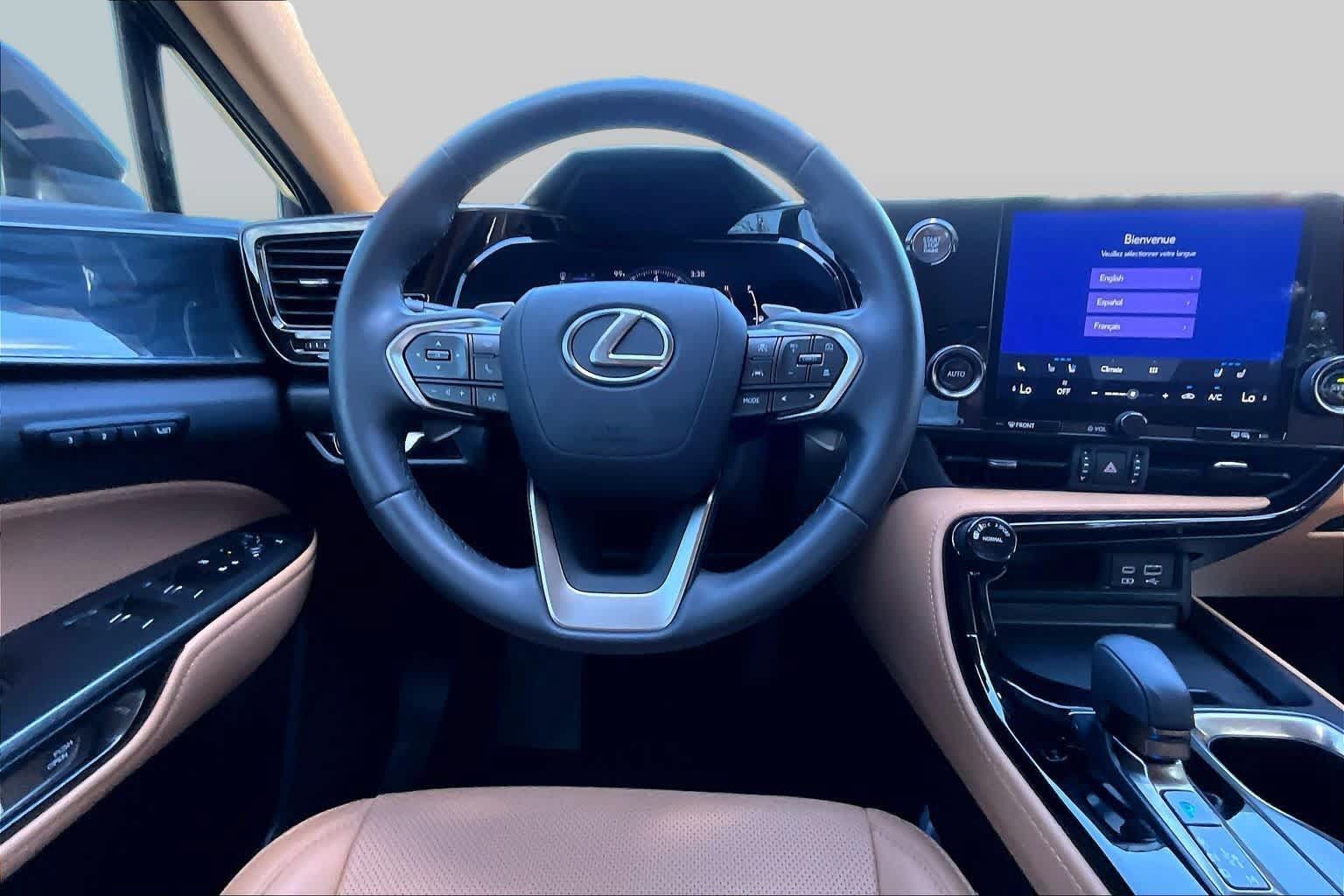 Used 2024 Lexus NX 250 FWD w/ Towing Package (2000 Lbs) image 6