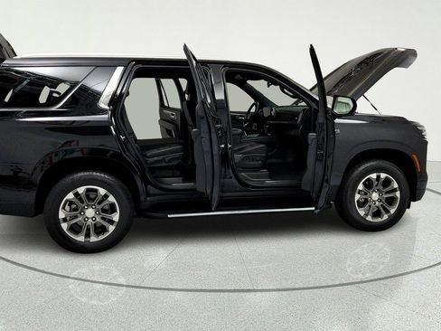 Used 2025 Chevrolet Tahoe LT w/ Comfort Package AWD/4WD image 13