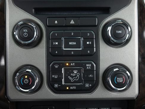 Used 2015 Ford F250 Platinum w/ FX4 Off-Road Package AWD/4WD image 41