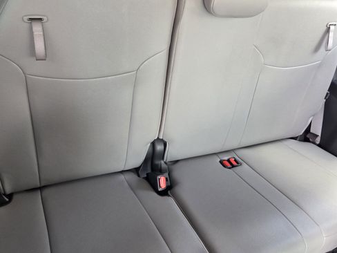 Used 2025 Toyota Sienna XLE FWD image 13