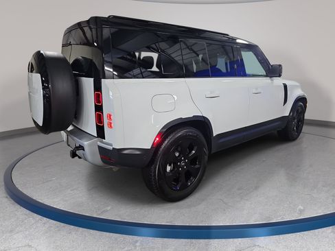 Used 2025 Land Rover Defender 110 S AWD/4WD image 5