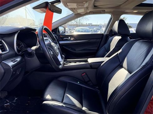 Used 2023 Nissan Maxima SL image 18