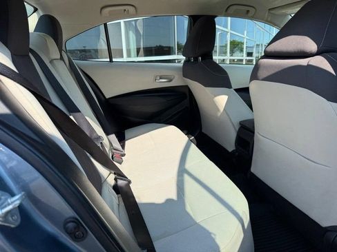 Used 2020 Toyota Corolla LE FWD image 12