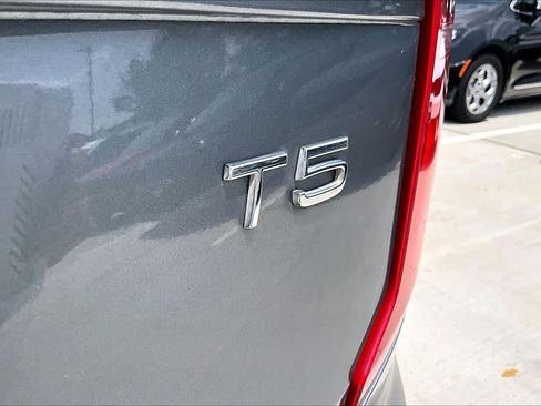 Used 2018 Volvo XC90 T5 Momentum w/ Convenience Package FWD image 10